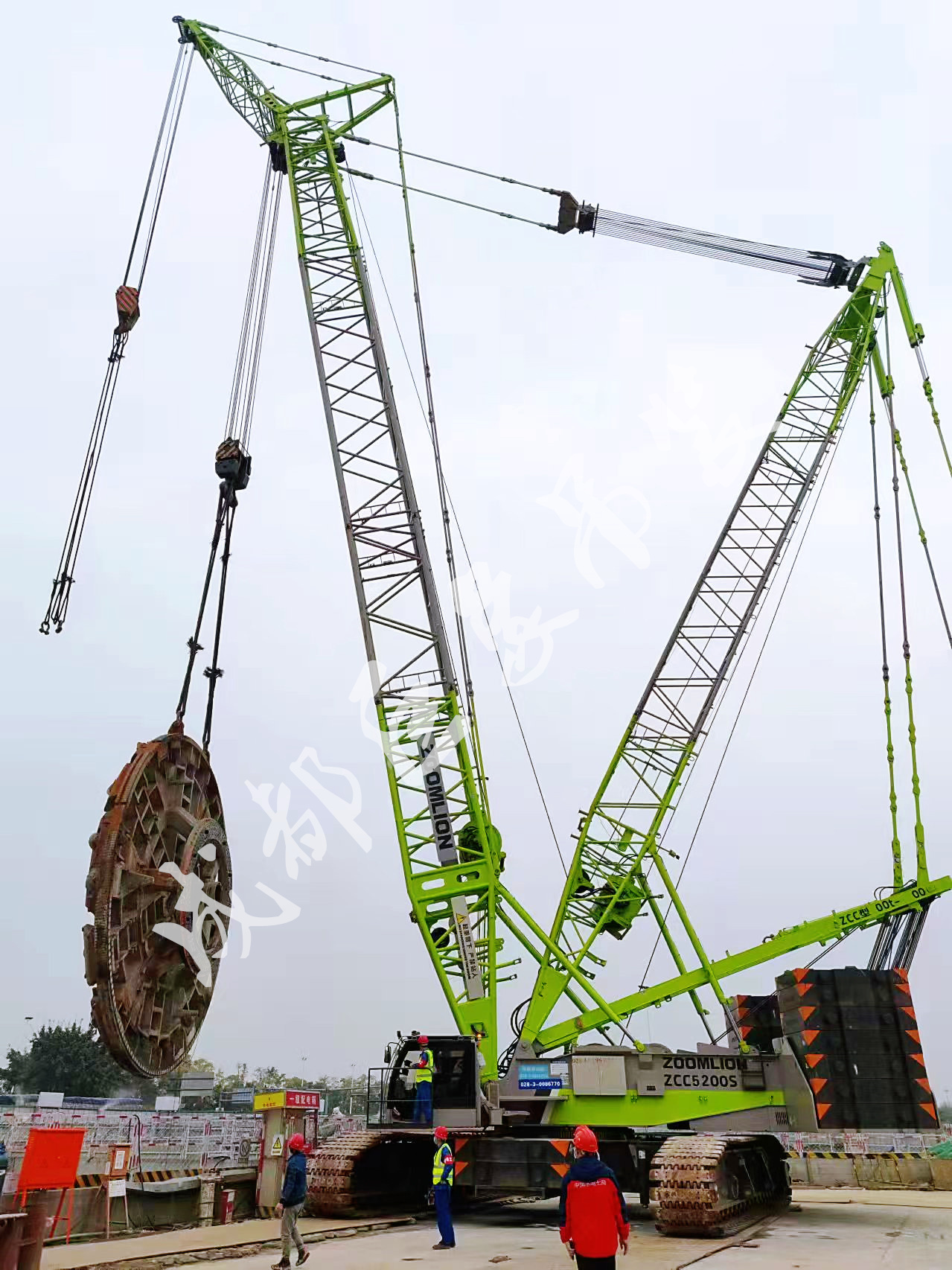 1.成都地鐵盾構(gòu)吊裝.jpg