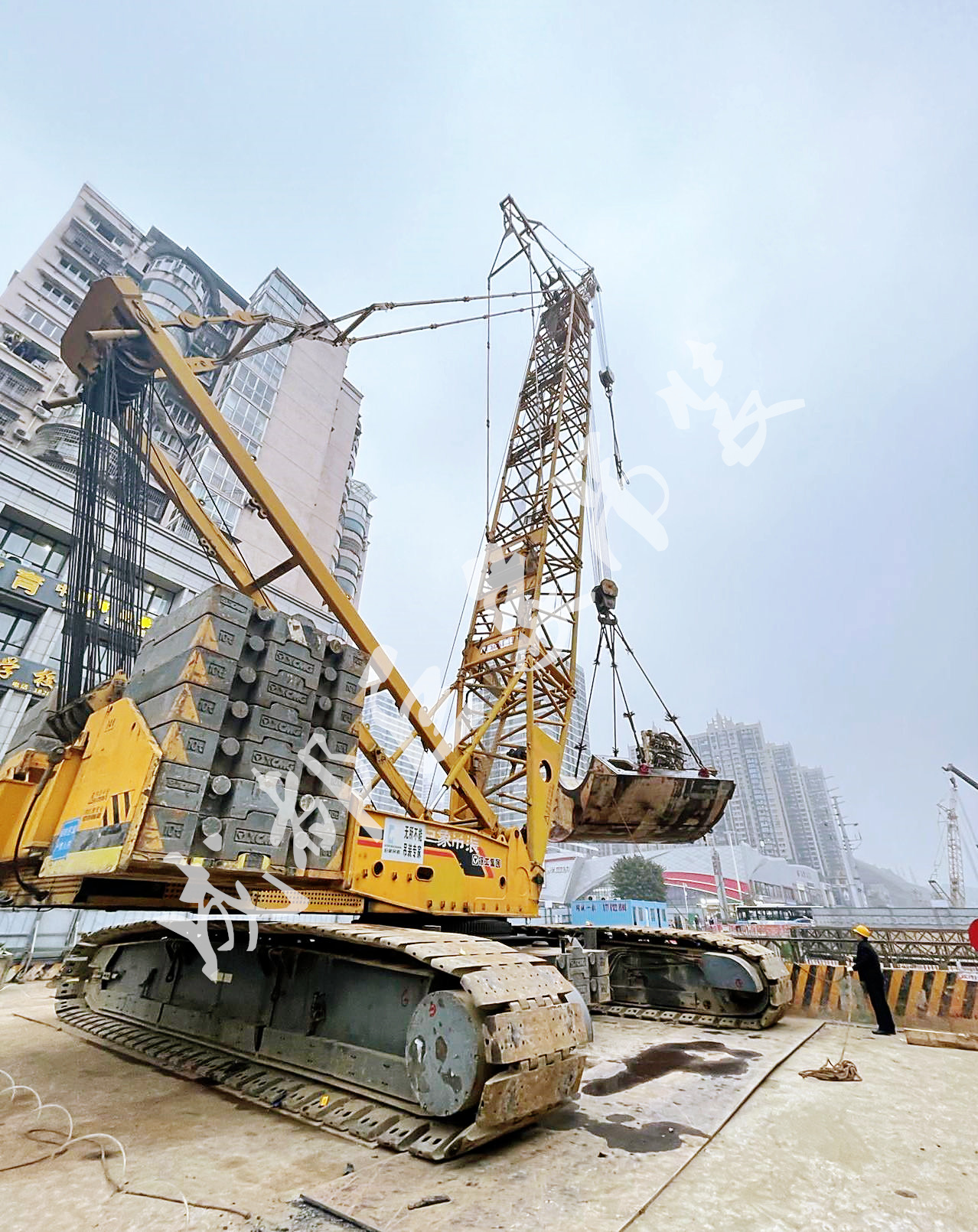 6.資陽地鐵盾構(gòu)機(jī)吊裝.jpg